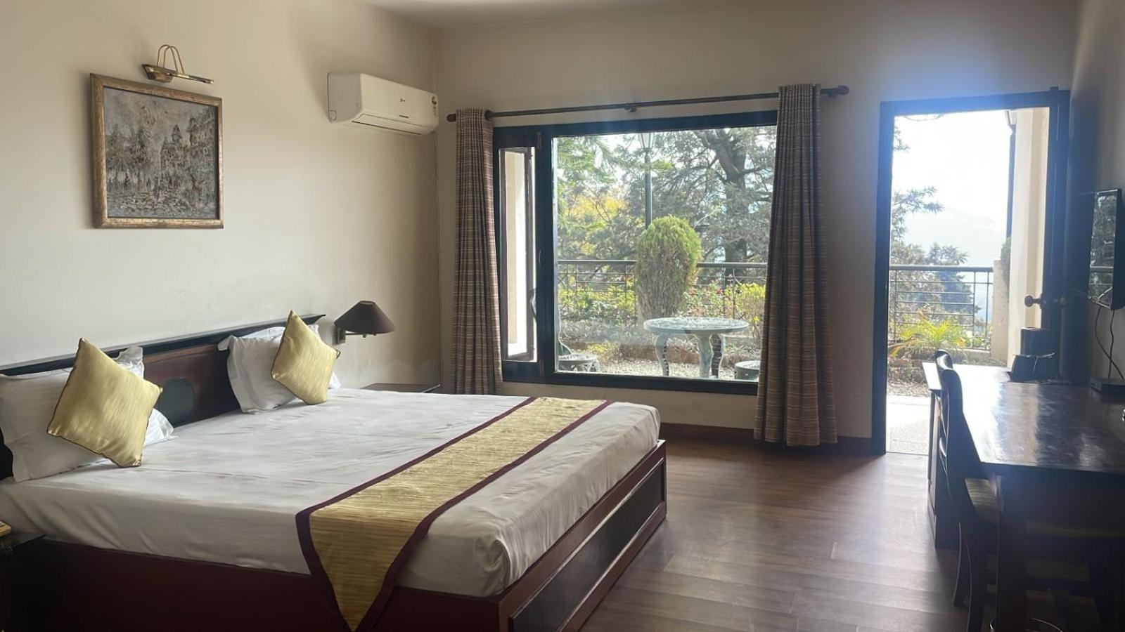 8Fold-Pinecrest By Larisa, Bhimtal Hotel Exterior photo