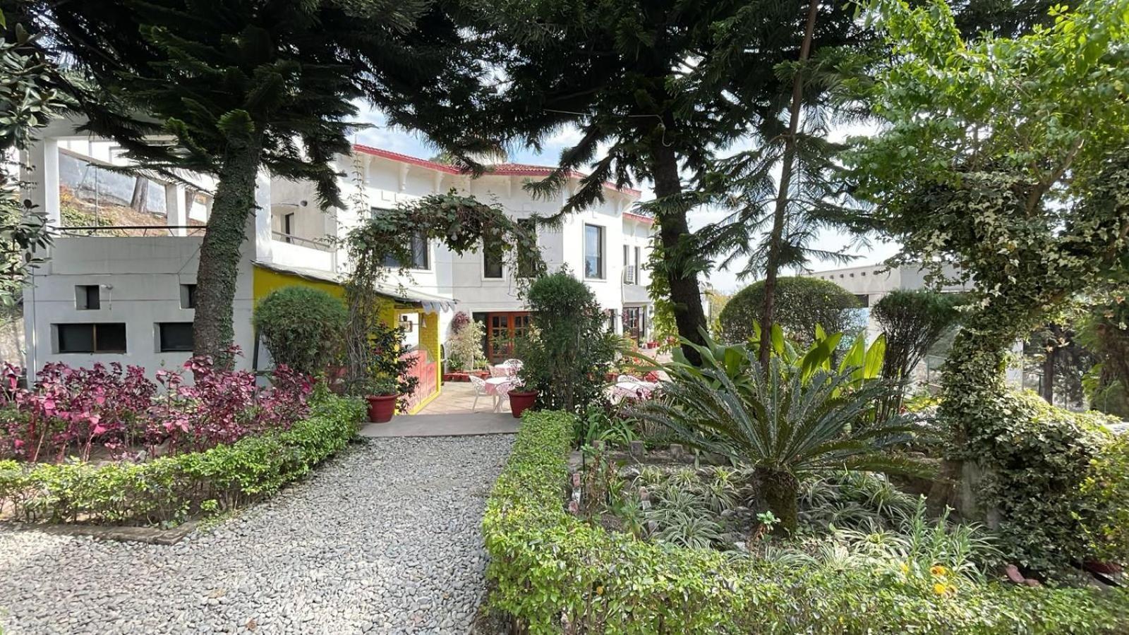 8Fold-Pinecrest By Larisa, Bhimtal Hotel Exterior photo