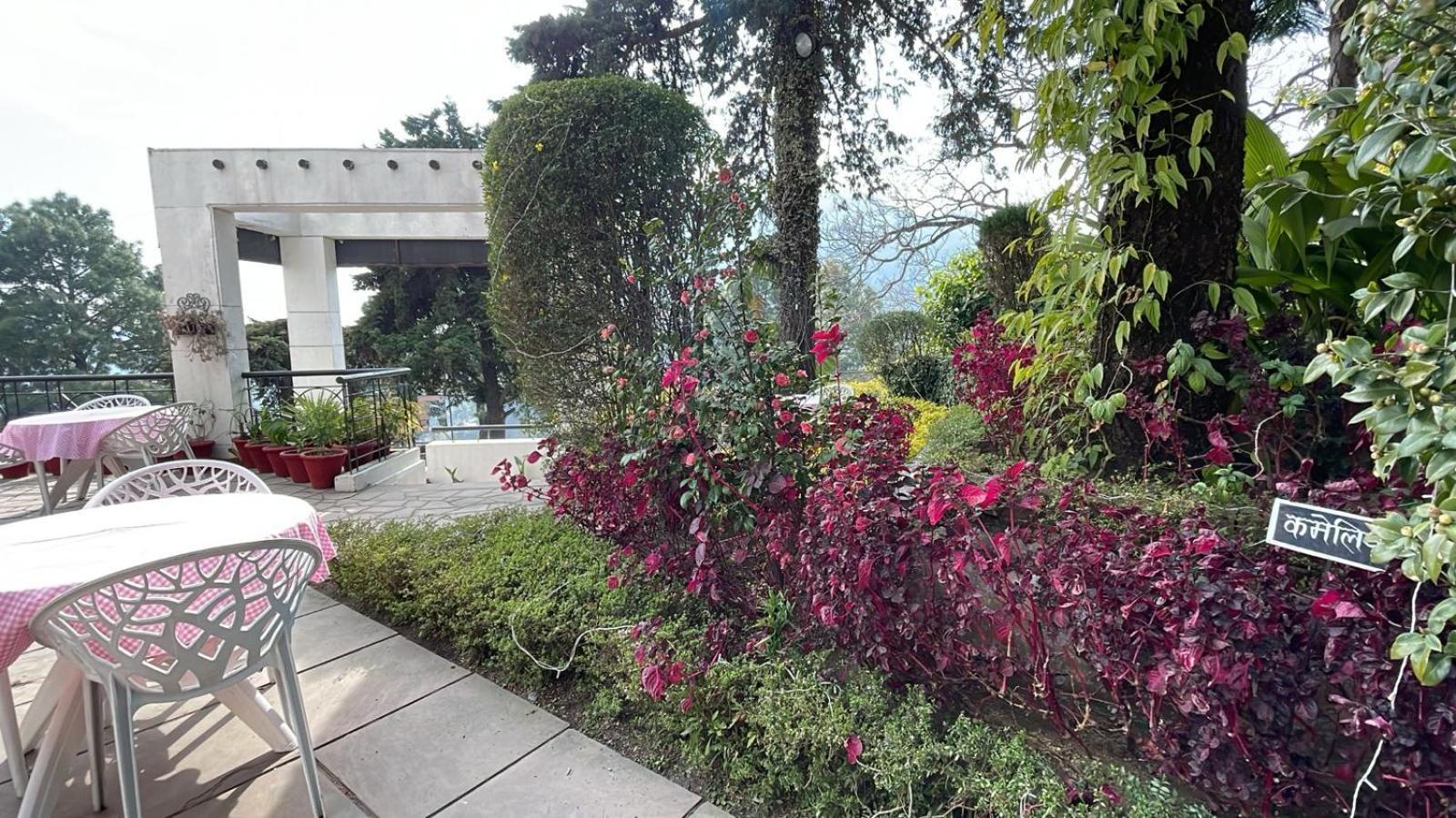 8Fold-Pinecrest By Larisa, Bhimtal Hotel Exterior photo