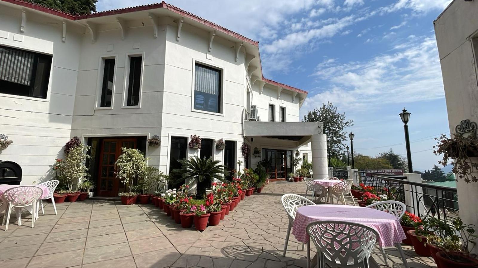 8Fold-Pinecrest By Larisa, Bhimtal Hotel Exterior photo